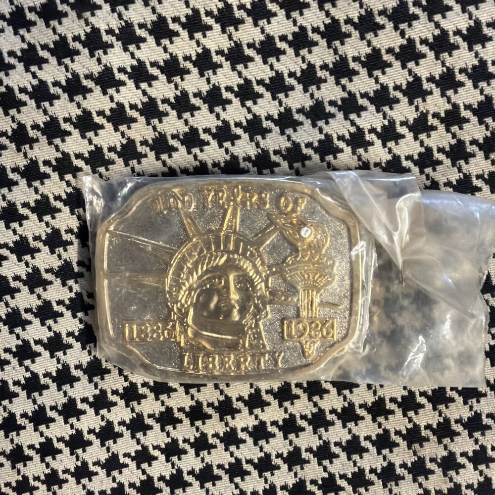 Vintage 100 Years Of Liberty 1886-1986 Belt Buckle USA Patriot Statue Of Lib NYC
